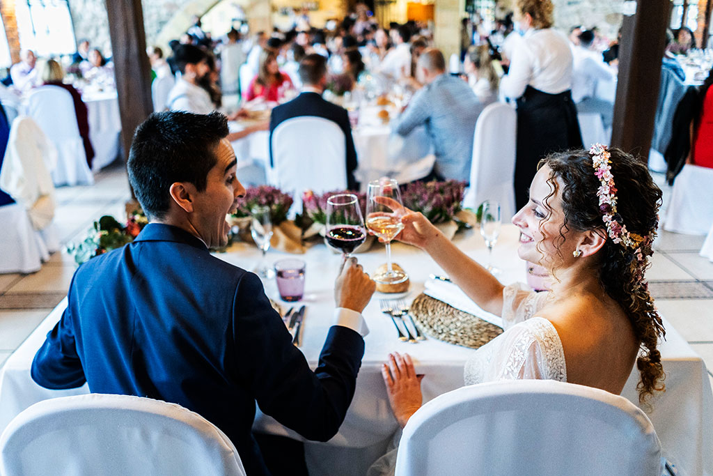 Fotógrafo de bodas Cantabria Marcos Greiz Deva Jorge brindis novios