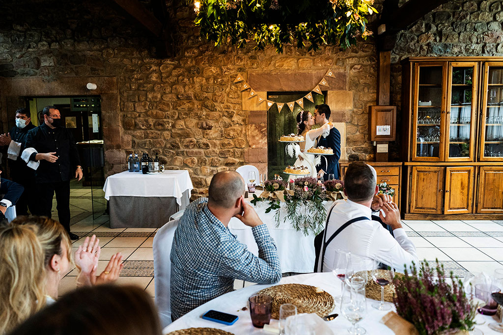 Fotógrafo de bodas Cantabria Marcos Greiz Deva Jorge tarta