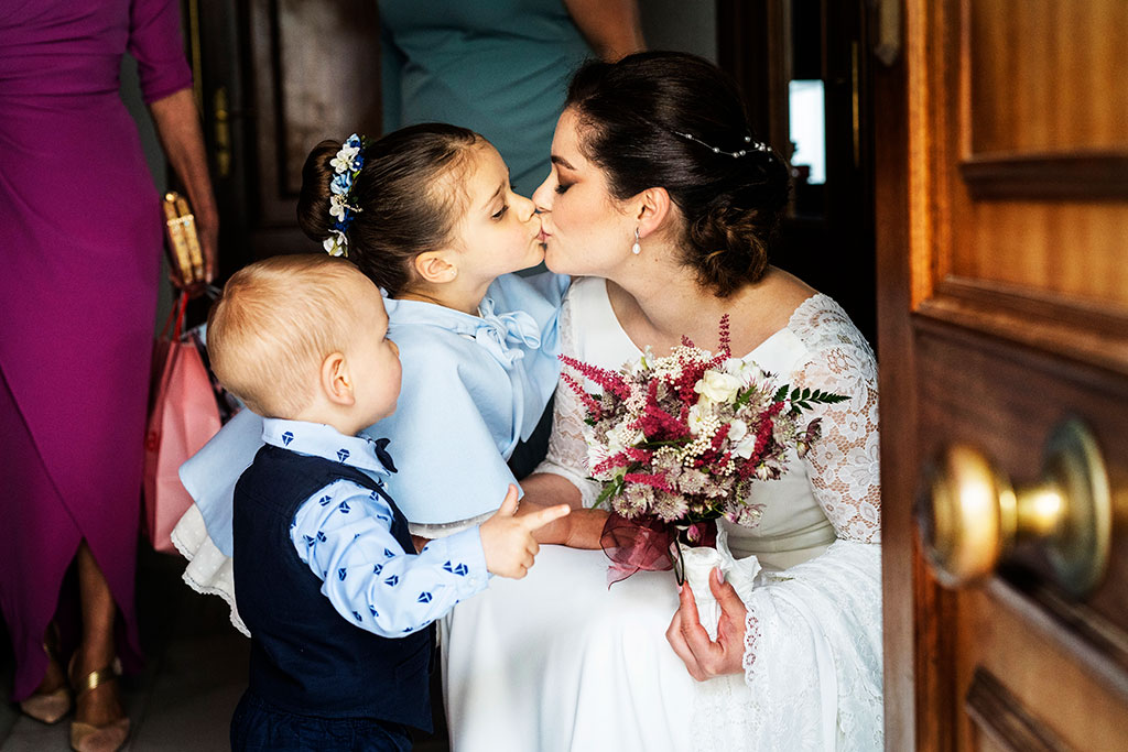 fotografía bodas Santander Cantabria Sara e Ivan beso sobrino