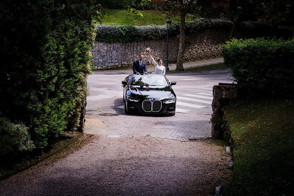 fotografía bodas Santander Cantabria Sara e Ivan coche