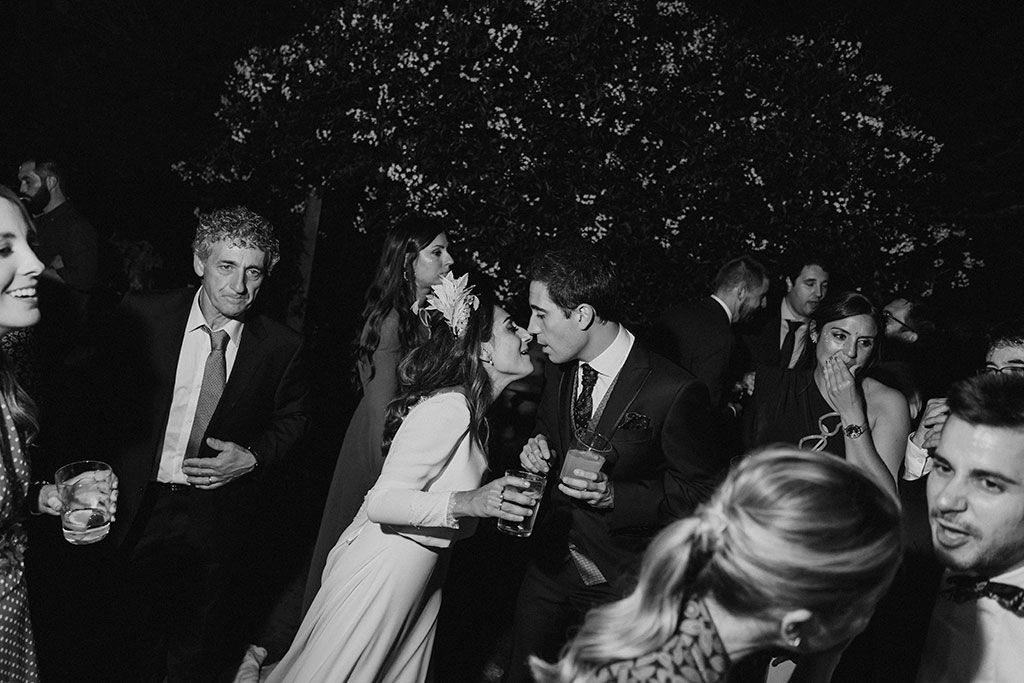 Fotógrafo de bodas Cantabria Carla y Nacho novios fiesta