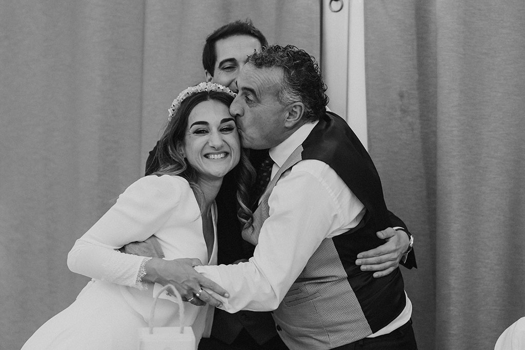 Fotógrafo de bodas Cantabria Carla y Nacho papi