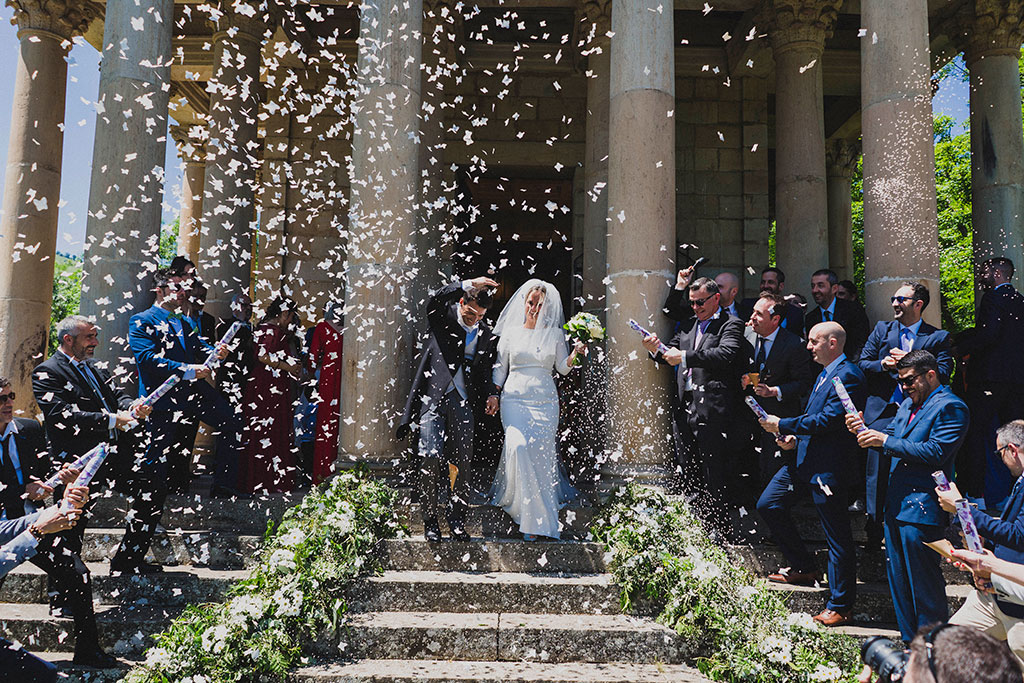 fotógrafo Santander bodas Cantabria Angela y Fran confeti