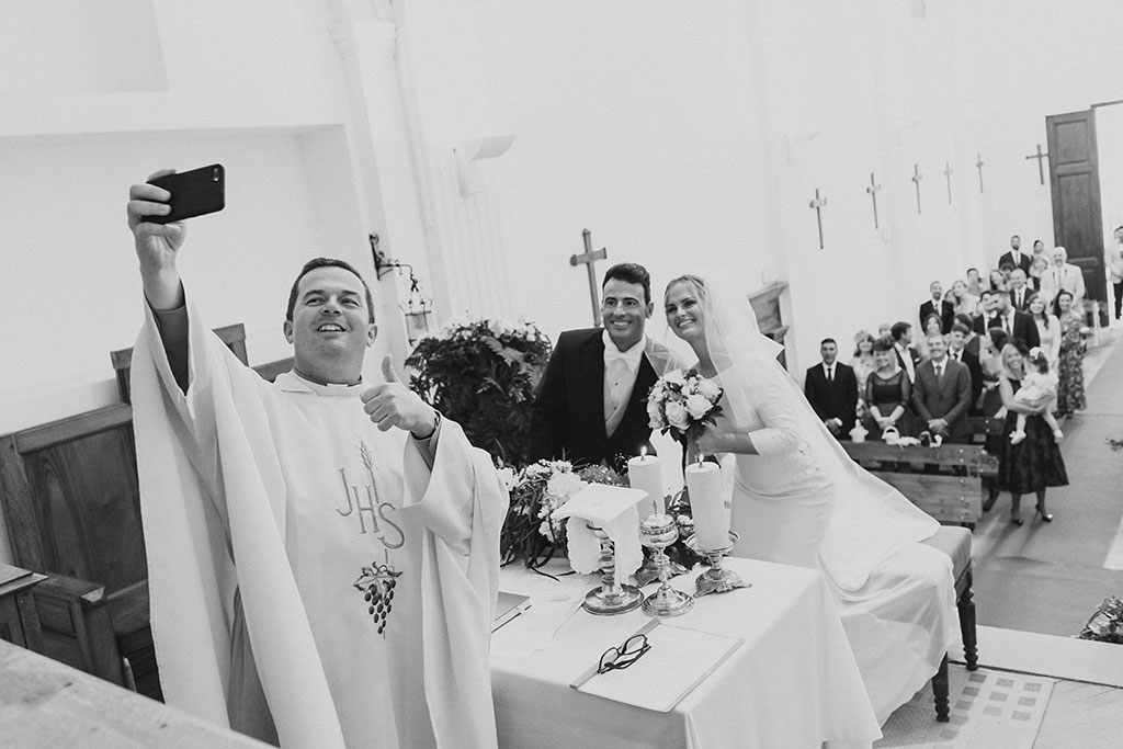 fotógrafo Santander bodas Cantabria Angela y Fran cura selfie