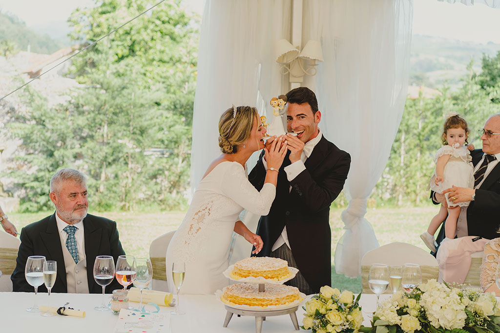 Bodas Cantabria fotografo Santander Angela y Fran tarta