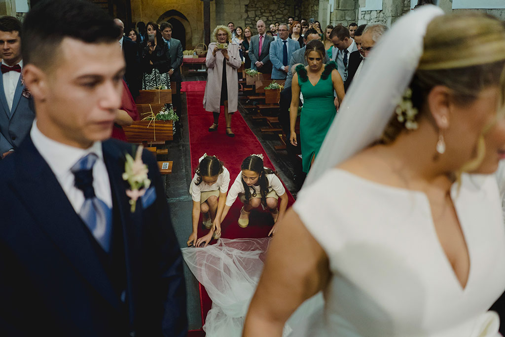 Fotógrafo de boda Cantabria Marcos Greiz niñas velo