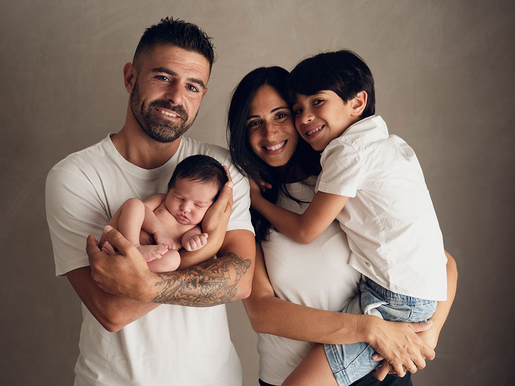 Fotos de recién nacido bebe en Santander Cantabria familia