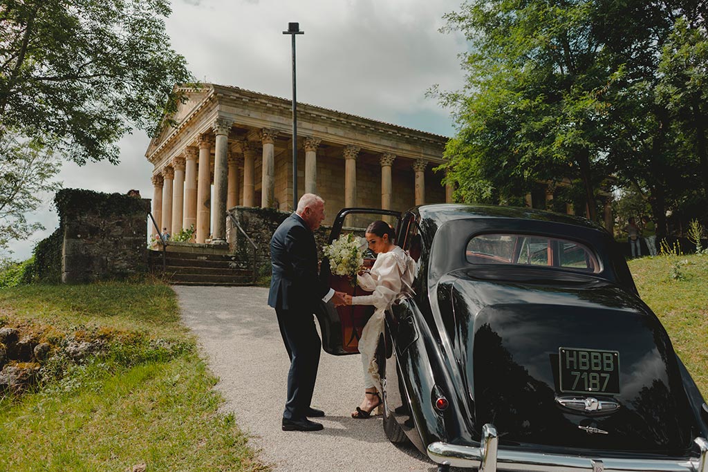fotografia-bodas-cantabria-fraguas-marcos-greiz-sara-diego-novia-llegada Fotógrafo de bodas Casona de las Fraguas Marcos Greiz Sara y Diego