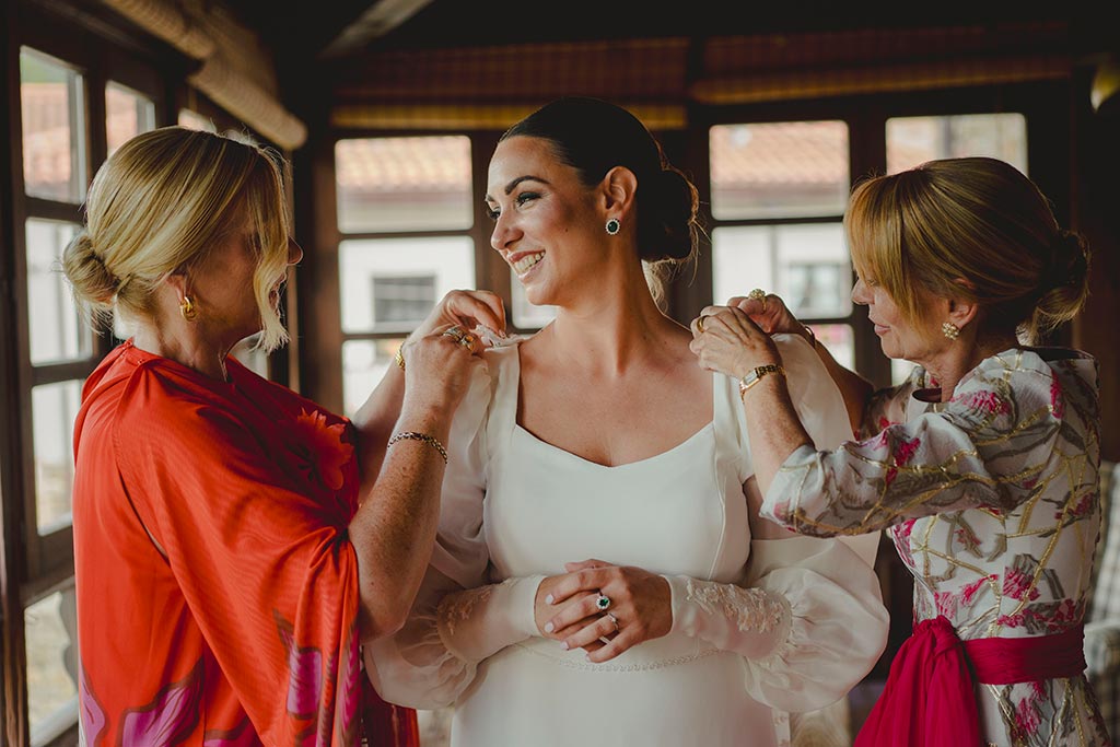 fotografia-bodas-cantabria-fraguas-marcos-greiz-sara-diego-pendientes Fotógrafo de bodas Casona de las Fraguas Marcos Greiz Sara y Diego