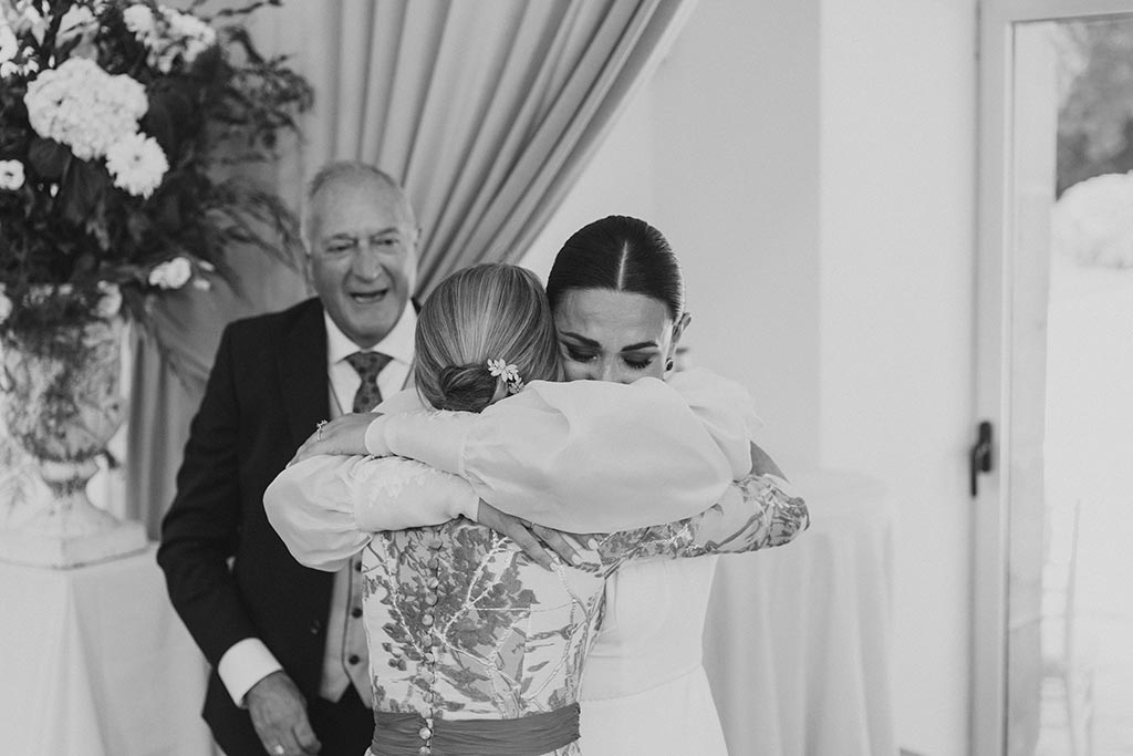 fotografo-bodas-cantabria-casona-fraguas-marcos-greiz-sara-diego-abrazos Fotógrafo de bodas Casona de las Fraguas Marcos Greiz Sara y Diego