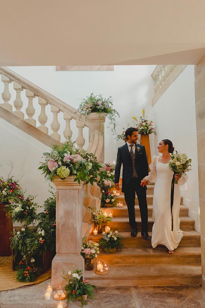 fotografo-bodas-cantabria-fraguas-marcos-greiz-sara-diego-escaleras Fotógrafo de bodas Casona de las Fraguas Marcos Greiz Sara y Diego