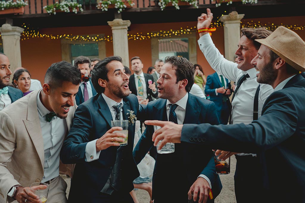mejor-fotografo-bodas-cantabria-casona-fraguas-marcos-greiz-sara-diego-amistad El mejor Fotógrafo de bodas en Cantabria Casona de las Fraguas Marcos Greiz Sara y Diego